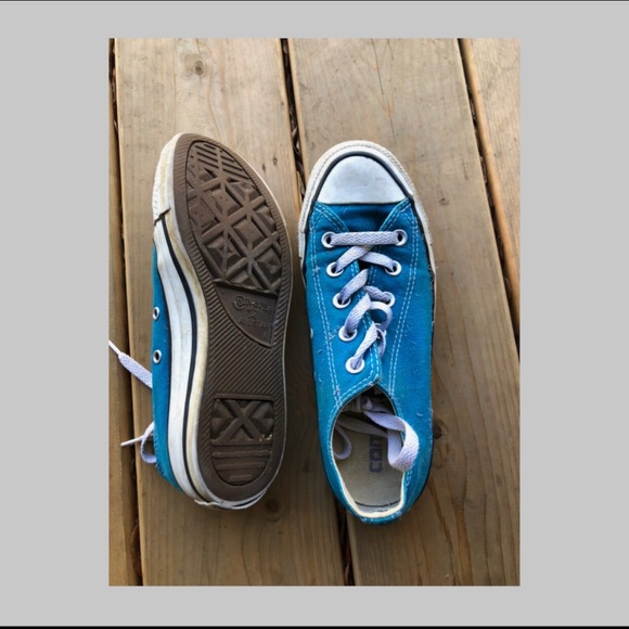 blue converse - Picture 2 of 2